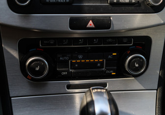 Подержанный автомобиль Volkswagen Passat Sedan 2011 года (16 фото)