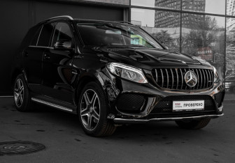 Подержанный автомобиль Mercedes-Benz GLE 2016 года (3 фото)