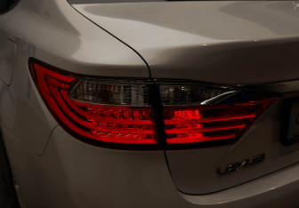 Подержанный автомобиль Lexus ES 2013 года (22 фото)