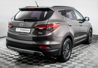 Подержанный автомобиль Hyundai Santa Fe 2012 года (5 фото)