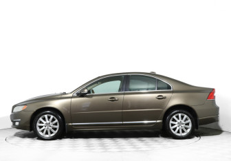 Подержанный автомобиль Volvo S80 2014 года (8 фото)
