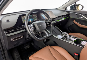 Подержанный автомобиль Omoda C5 2023 года (16 фото)