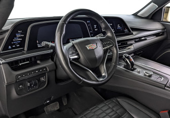 Подержанный автомобиль Cadillac Escalade Suv 2022 года (15 фото)