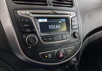 Подержанный автомобиль Hyundai Solaris Sedan 2016 года (25 фото)