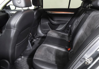 Подержанный автомобиль Skoda Octavia Liftback 2015 года (15 фото)