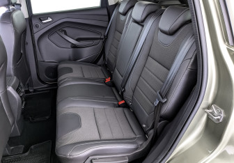 Подержанный автомобиль Ford Kuga 2013 года (18 фото)