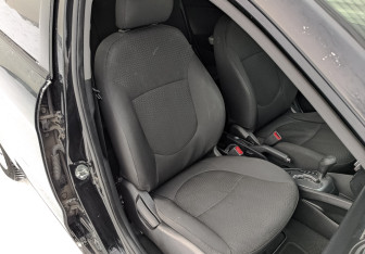 Подержанный автомобиль Kia Rio Hatchback 2012 года (21 фото)