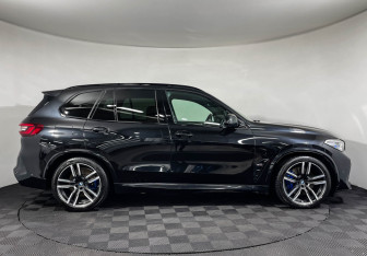 Подержанный автомобиль BMW X5 M 2020 года (6 фото)