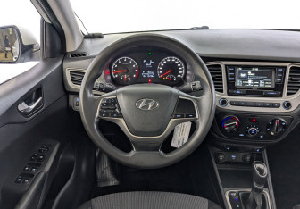 Подержанный автомобиль Hyundai Solaris Sedan 2020 года (21 фото)