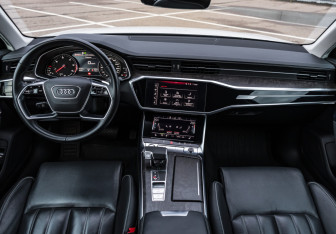 Подержанный автомобиль Audi A6 Sedan 2019 года (12 фото)