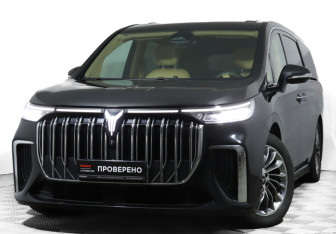 Подержанный автомобиль Voyah Dream 2024 года (19 фото)