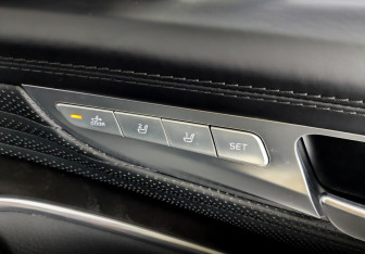 Подержанный автомобиль Kia K900 2019 года (27 фото)