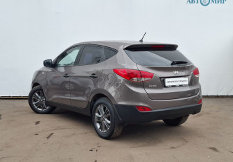 Подержанный автомобиль Hyundai ix35 2015 года (7 фото)