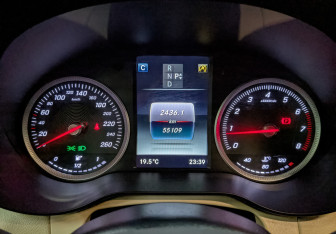 Подержанный автомобиль Mercedes-Benz GLC Coupe 2018 года (16 фото)