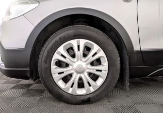 Подержанный автомобиль Suzuki SX4 Hatchback 2016 года (18 фото)