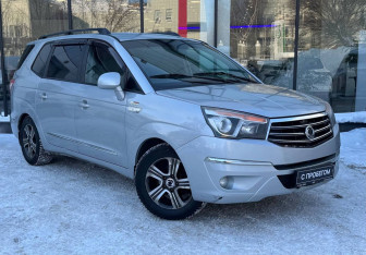 Подержанный автомобиль SsangYong Stavic 2014 года (3 фото)