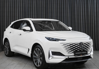 Подержанный автомобиль Changan UNI-K 2023 года (3 фото)