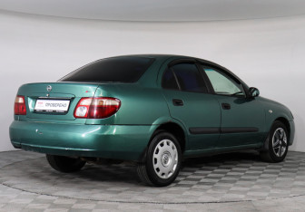 Подержанный автомобиль Nissan Almera Sedan 2003 года (3 фото)