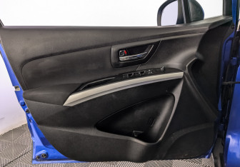 Подержанный автомобиль Suzuki SX4 Hatchback 2014 года (19 фото)