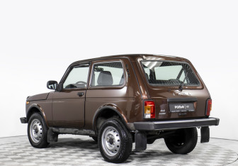 Подержанный автомобиль LADA (ВАЗ) 2121 (4x4) 2018 года (7 фото)
