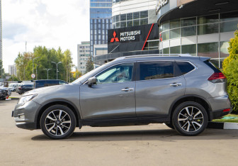 Подержанный автомобиль Nissan X-Trail 2021 года (6 фото)