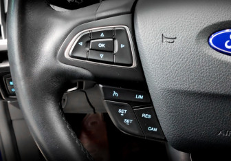 Подержанный автомобиль Ford Focus Hatchback 2017 года (26 фото)