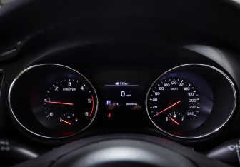 Подержанный автомобиль Kia Carnival 2020 года (17 фото)