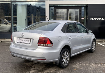 Подержанный автомобиль Volkswagen Polo Sedan 2016 года (5 фото)