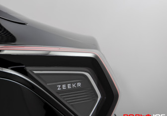 Подержанный автомобиль Zeekr 001 2023 года (27 фото)