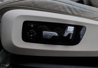 Подержанный автомобиль BMW X7 2020 года (24 фото)