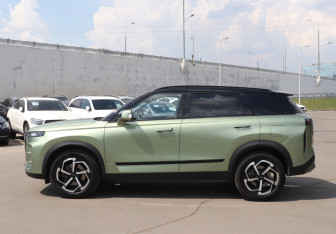 Подержанный автомобиль Jaecoo J7 2024 года (8 фото)