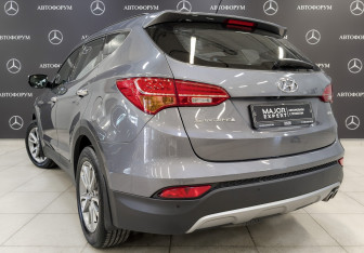 Подержанный автомобиль Hyundai Santa Fe 2014 года (7 фото)