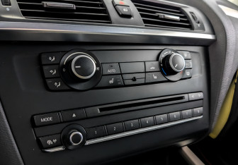 Подержанный автомобиль BMW X3 2013 года (27 фото)