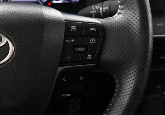 Подержанный автомобиль Toyota Camry Sedan 2024 года (15 фото)
