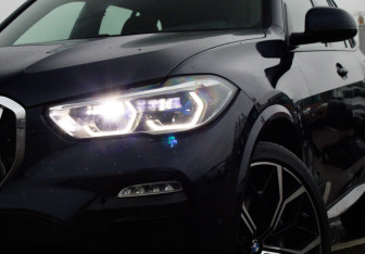 Подержанный автомобиль BMW X5 2021 года (32 фото)