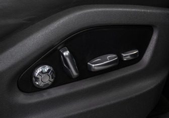 Подержанный автомобиль Porsche Cayenne 2018 года (24 фото)