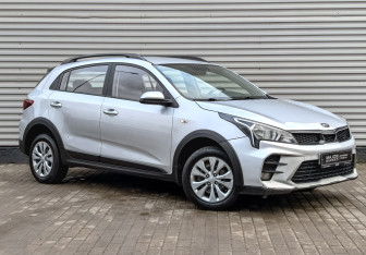Подержанный автомобиль Kia Rio Hatchback 2021 года (3 фото)