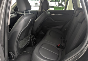 Подержанный автомобиль BMW X1 2020 года (12 фото)