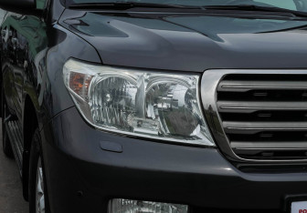 Подержанный автомобиль Toyota Land Cruiser Suv 2010 года (21 фото)