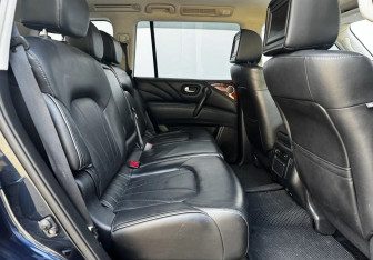 Подержанный автомобиль Infiniti QX80 2016 года (11 фото)
