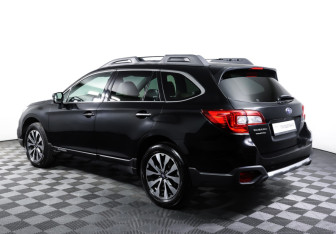 Подержанный автомобиль Subaru Outback Wagon 2017 года (7 фото)
