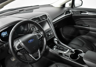 Подержанный автомобиль Ford Mondeo Sedan 2016 года (8 фото)