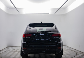 Подержанный автомобиль Jeep Grand Cherokee 2021 года (6 фото)
