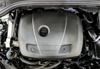 Подержанный автомобиль Volvo XC60 2017 года (9 фото)