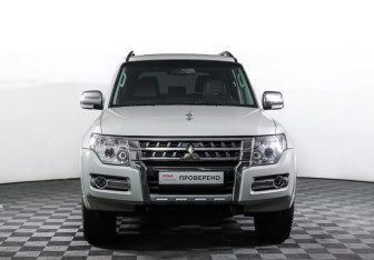 Подержанный автомобиль Mitsubishi Pajero 2021 года (2 фото)