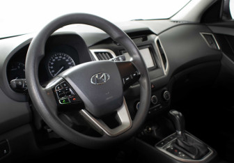Подержанный автомобиль Hyundai Creta 2019 года (9 фото)