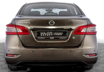 Подержанный автомобиль Nissan Sentra Sedan 2014 года (6 фото)