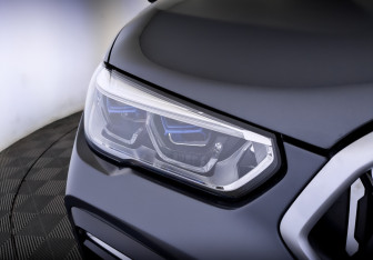 Подержанный автомобиль BMW X6 2021 года (17 фото)