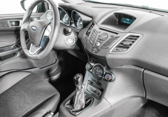 Подержанный автомобиль Ford Fiesta Sedan 2016 года (10 фото)