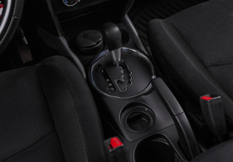 Подержанный автомобиль Citroen C4 Aircross 2012 года (15 фото)